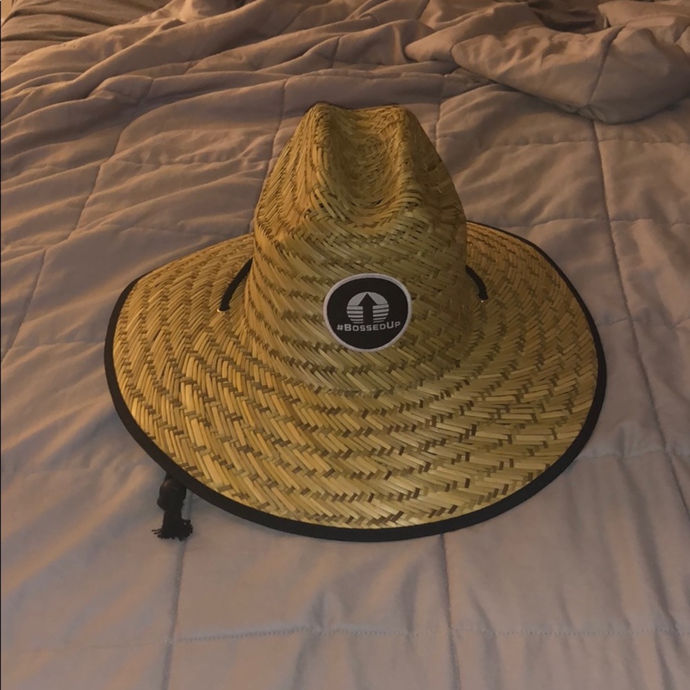 Sun hat with tightening string